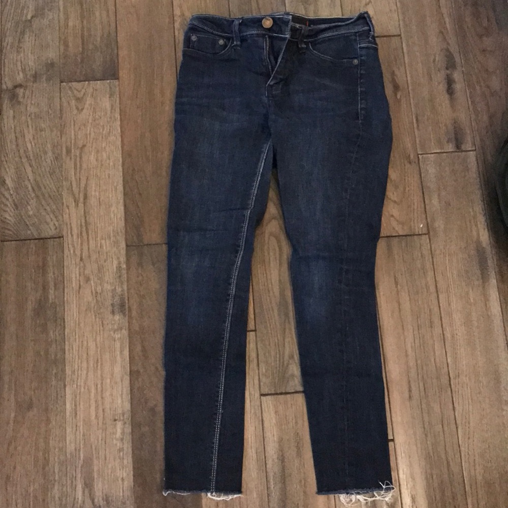 Size 25 BDG ankle cigarette jean